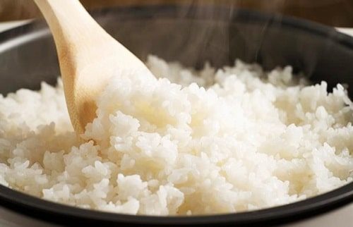 Cơm gạo thơm hấp dẫn trong từng bữa ăn